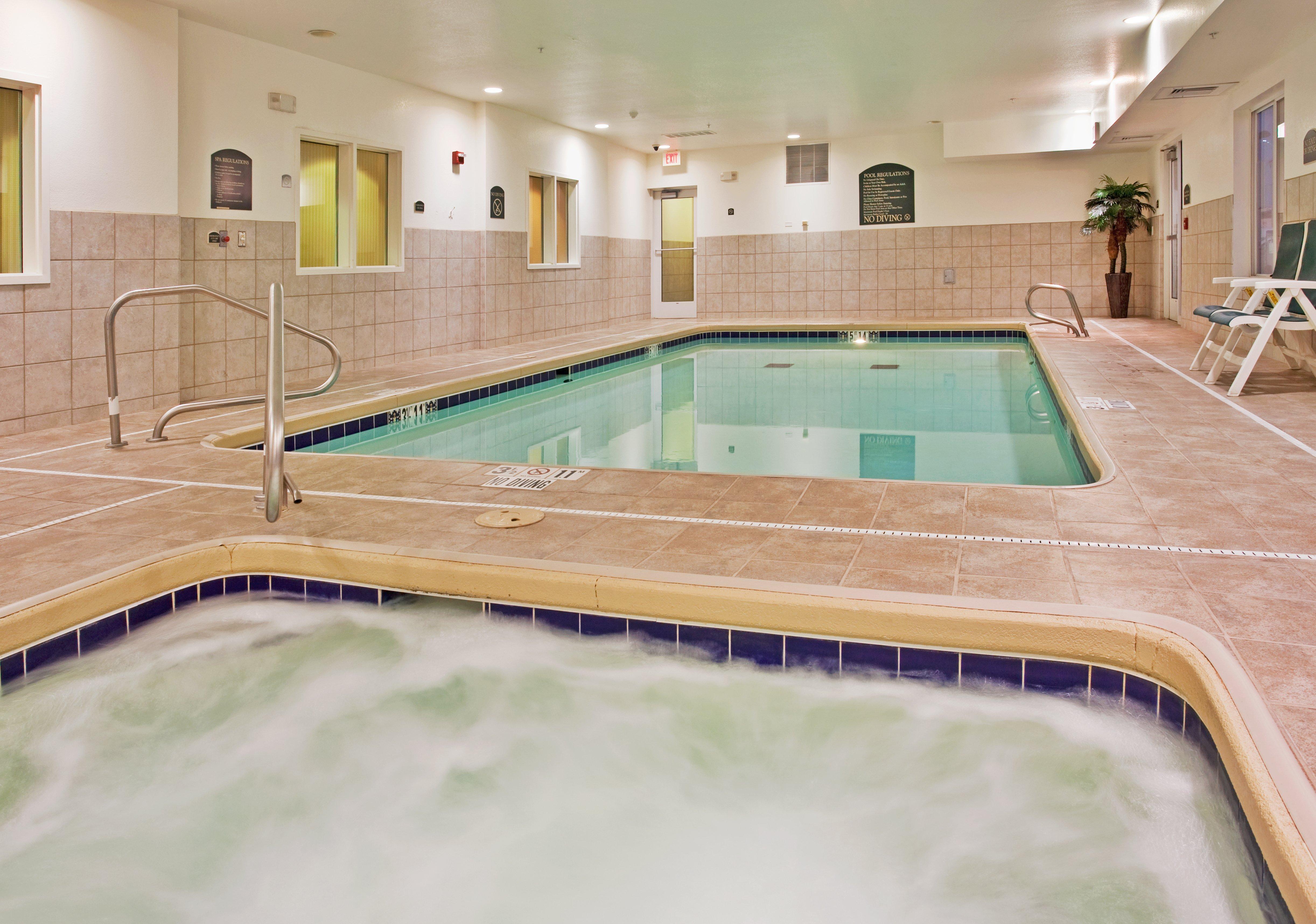 Holiday Inn Express Hotel & Suites Wichita Airport By Ihg Zewnętrze zdjęcie